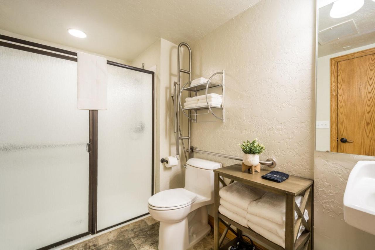 Powder Hound 1 Bedroom Brighton Chalet Bagian luar foto